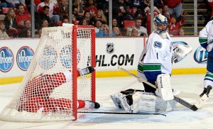 Dan Cleary misunderstands the term "crash the net". Pic: Detroit News.